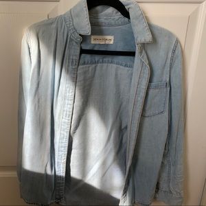 Aritzia lightweight blue button up